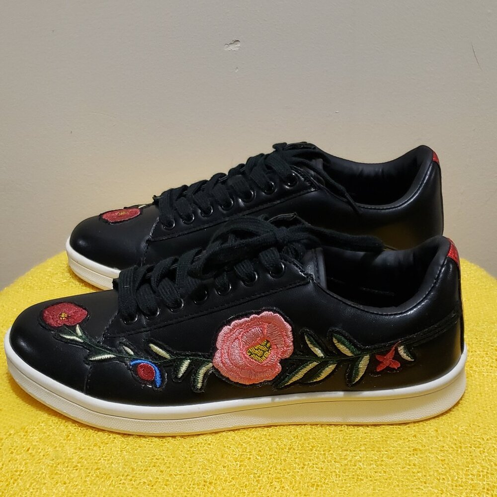 Floral Sneakers - Picture 3 of 5